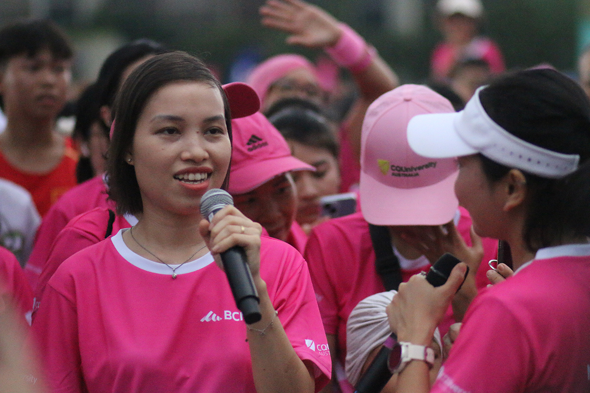 Chị Uyên chiến binh K đã đồng hành cùng BCNV nhiều năm qua doanhnhantieubieucomvn Chuyên Trang tập chí doanh nhân