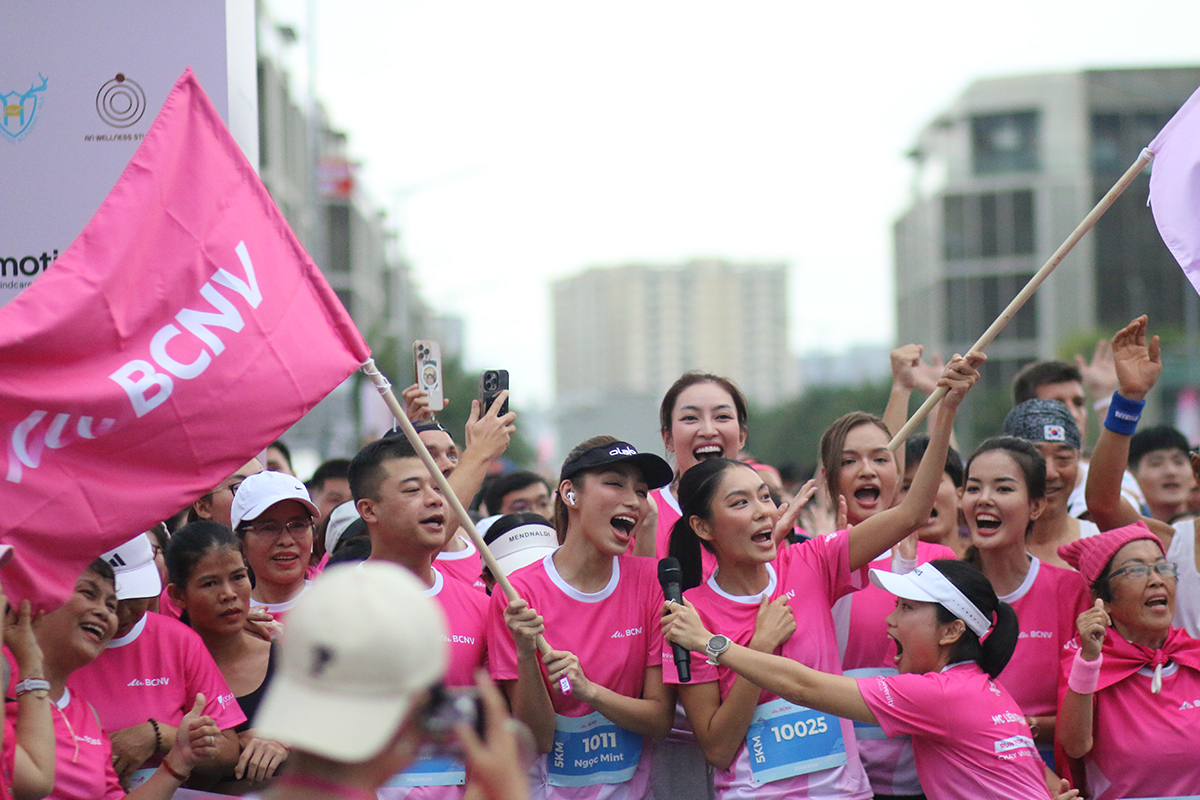 Nhiều KOL đã có mặt tại Ngày Hội Nón Hồng 2025 doanhnhantieubieucomvn Chuyên Trang tập chí doanh nhân