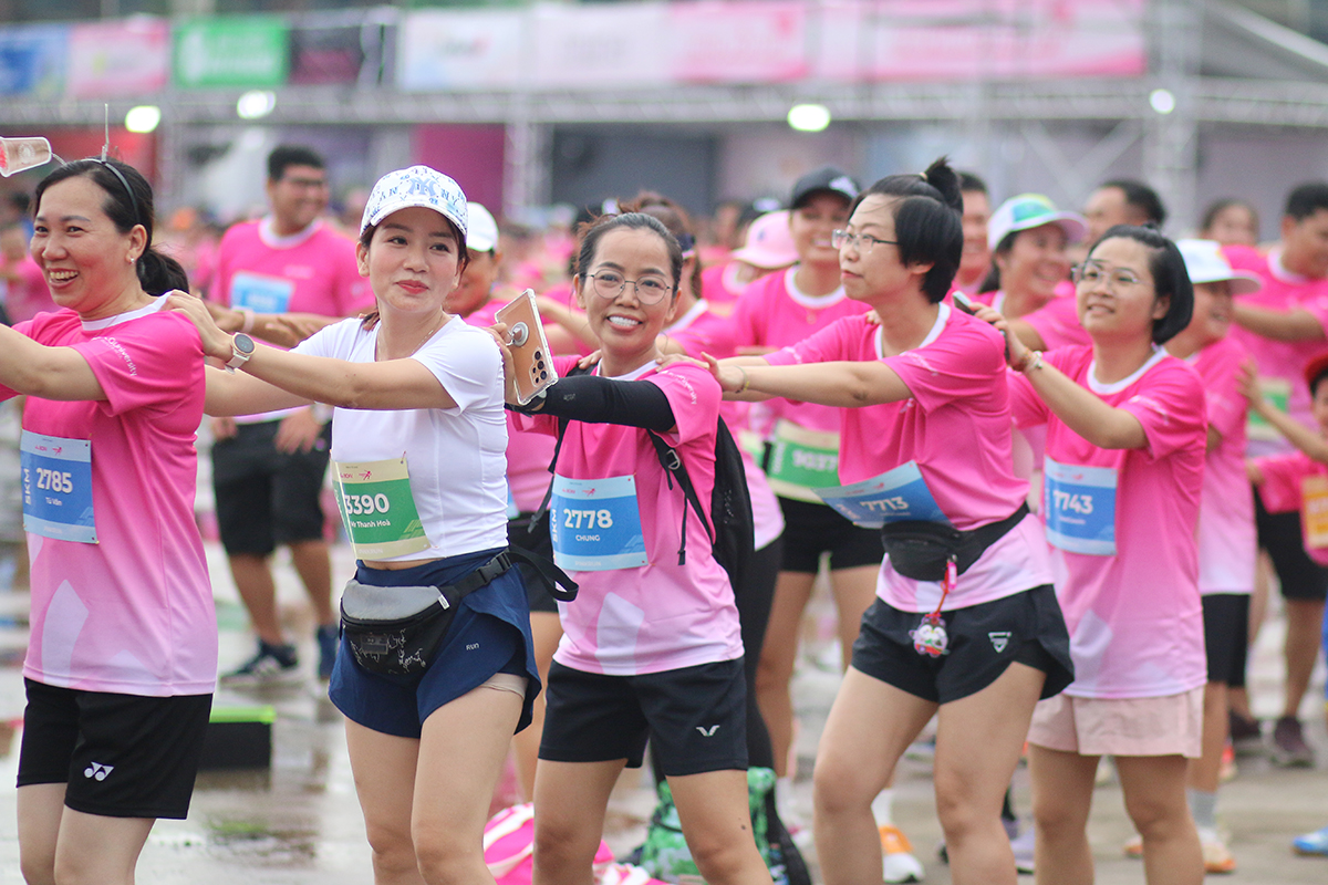 Nối vòng tay lớn phiên bản BCNV doanhnhantieubieucomvn Chuyên Trang tập chí doanh nhân
