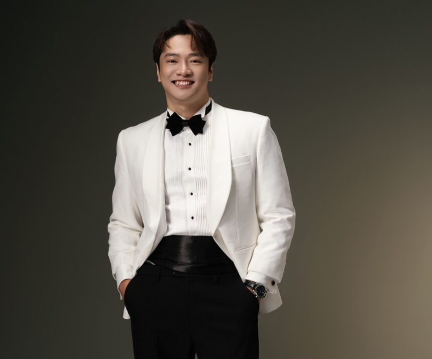 Nguyễn Ngọc Khoa mang màu cờ sắc áo Việt Nam đến Mister Culture International 2026